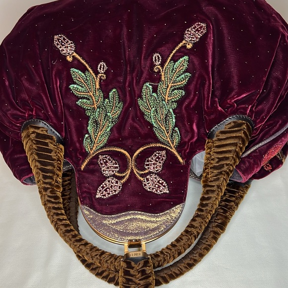 Fendi Squirrel Embellished Velvet Spy bag - Picture 6 of 15